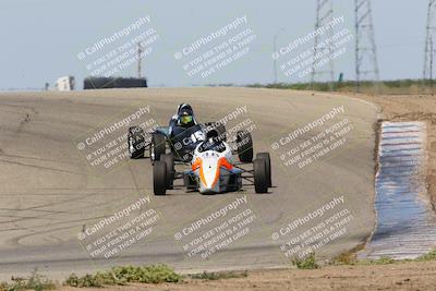 media/Apr-30-2022-CalClub SCCA (Sat) [[98b58ad398]]/Group 3/Race (Grapevine)/